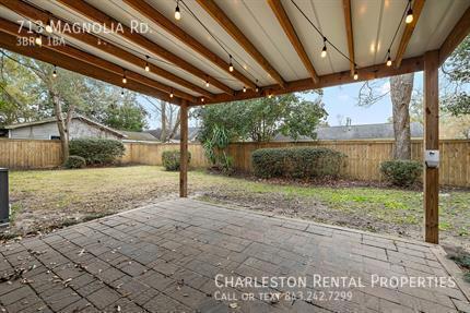 Building Photo - 713 Magnolia Rd