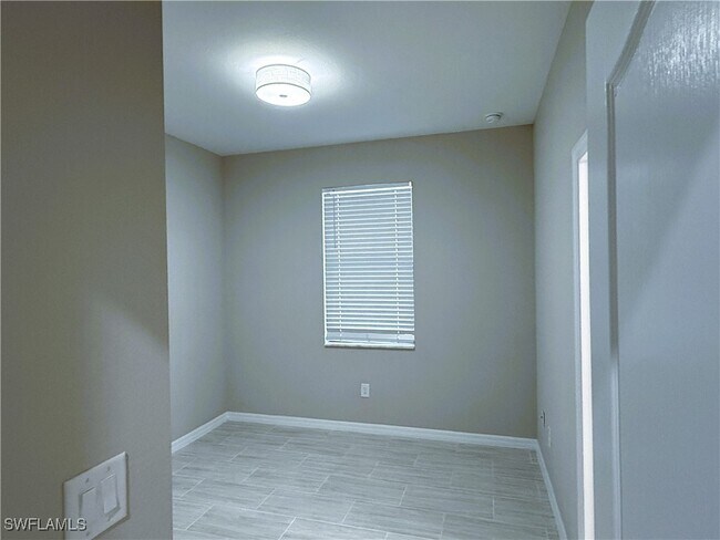 Building Photo - 9444 Glenforest Dr