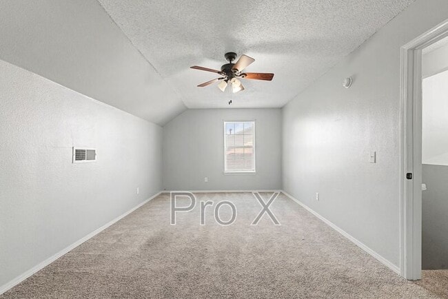 Building Photo - 3403 SW Victoria Pl