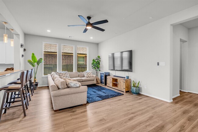 Building Photo - 17330 Hartford Field Ln