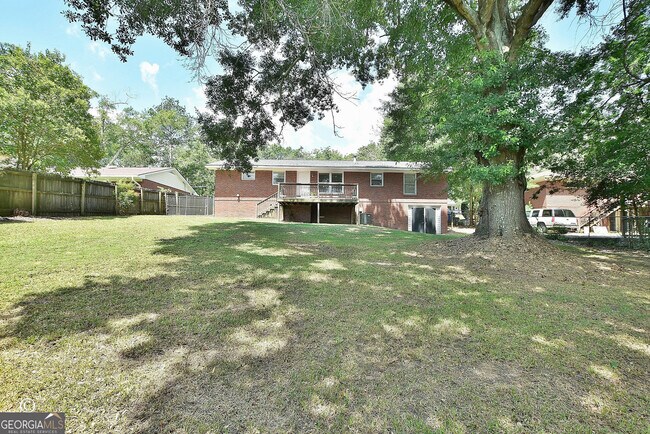 Building Photo - 2002 Marilon Dr
