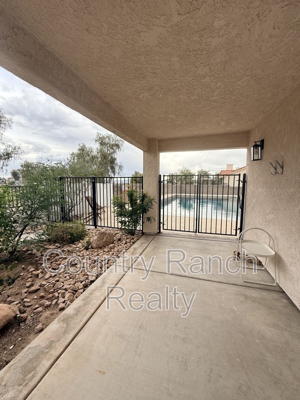 Building Photo - 2134 Desert Palms Dr