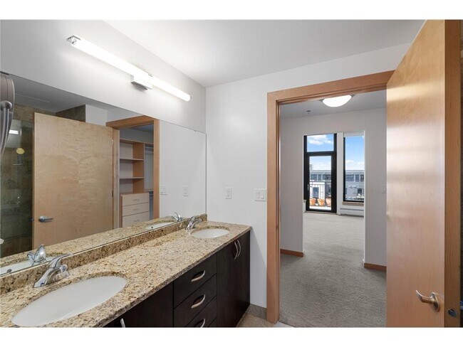 Building Photo - 1120 S 2nd St