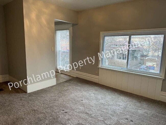 Building Photo - 547 Coit Ave NE