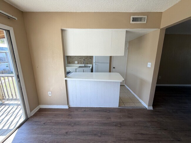 Building Photo - 2785 L B McLeod Rd