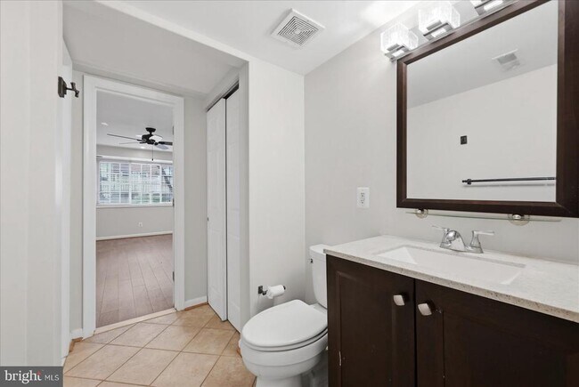 Building Photo - 1193 N Van Dorn St