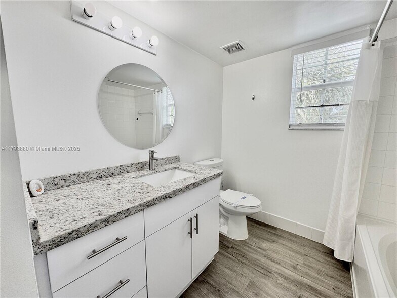 Building Photo - 677 NW 170th Ter