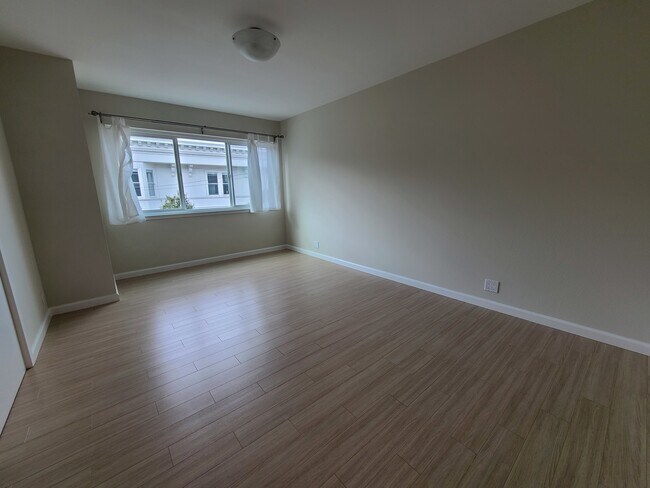 Building Photo - 1400 Castro St