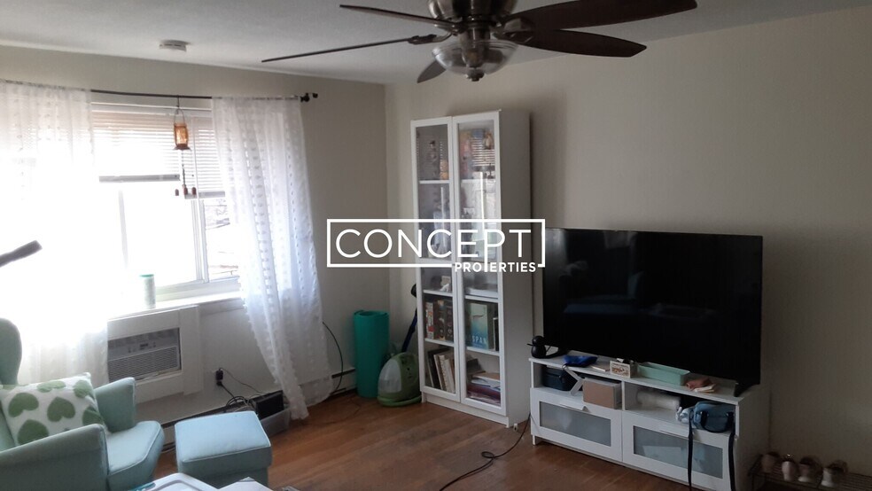 Building Photo - 365 Faneuil St