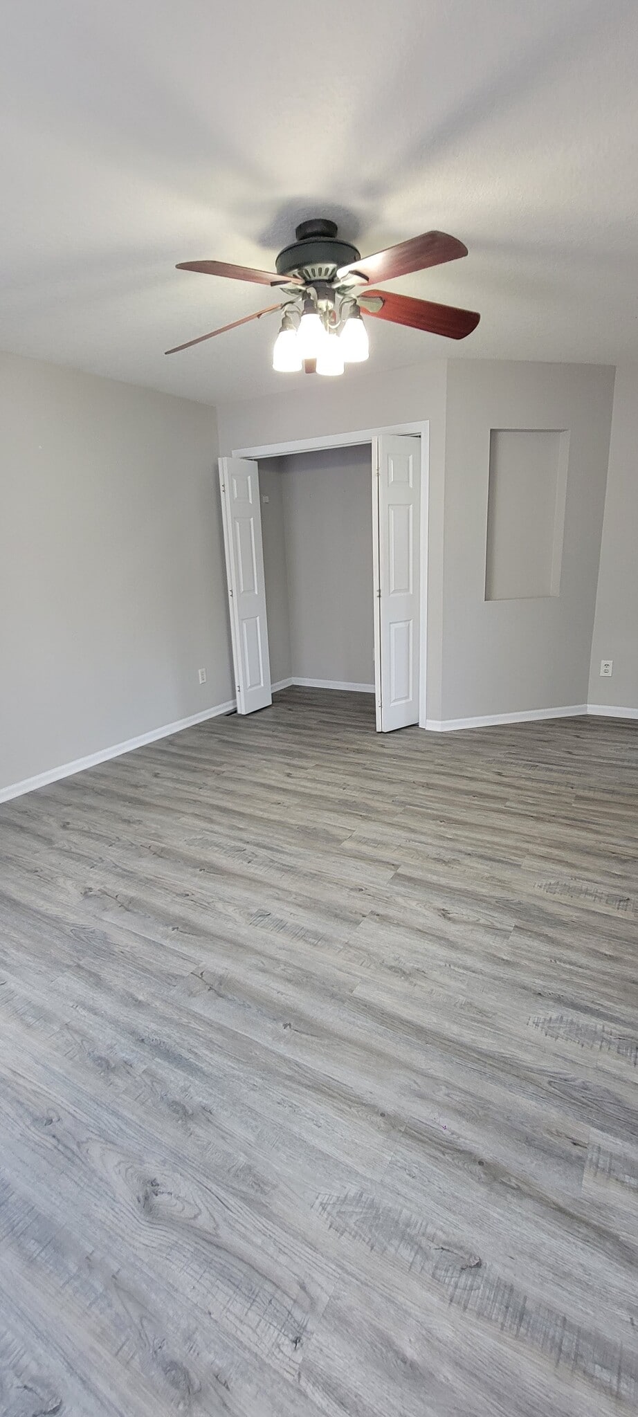 Building Photo - 2806 Fayrdale Dr