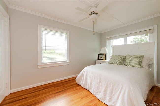 Building Photo - 100 W Shore Dr