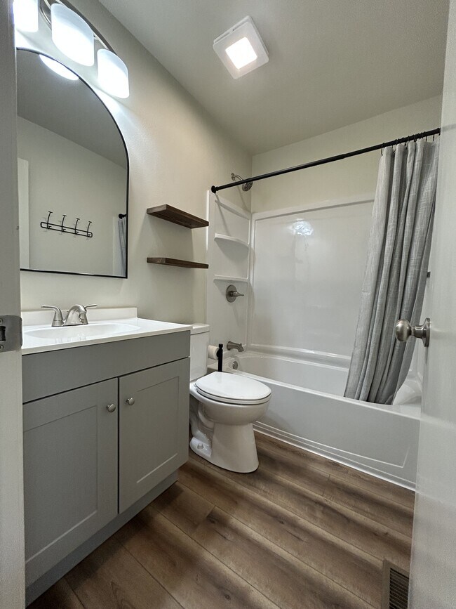 Building Photo - 25 Carballo Ln