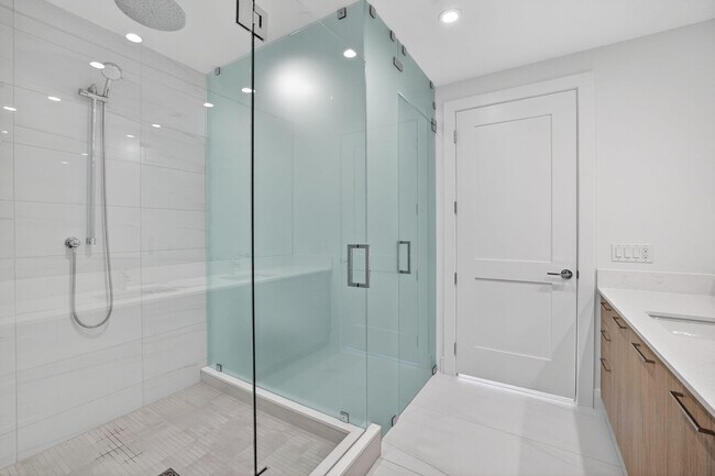 Building Photo - 151 N Seabreeze Blvd