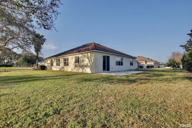 Building Photo - Spacious 3/3 Beautiful Home with a 2 Car G...