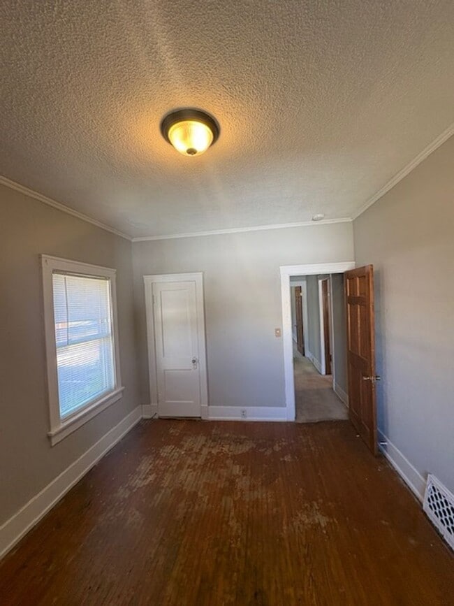 Building Photo - 2 Bedroom  1 Bathroom single family home in Peoria, IL