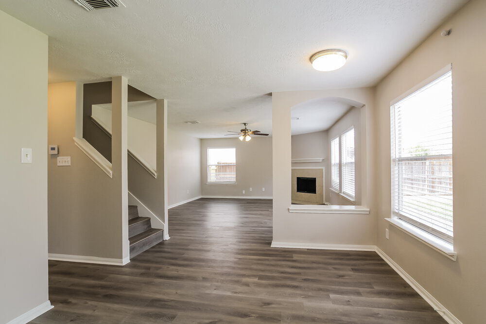 Building Photo - 31518 Kingston Village Dr