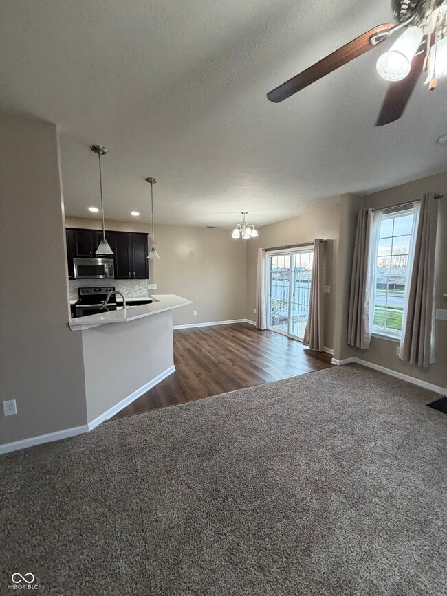 Building Photo - 9660 Angelica Dr