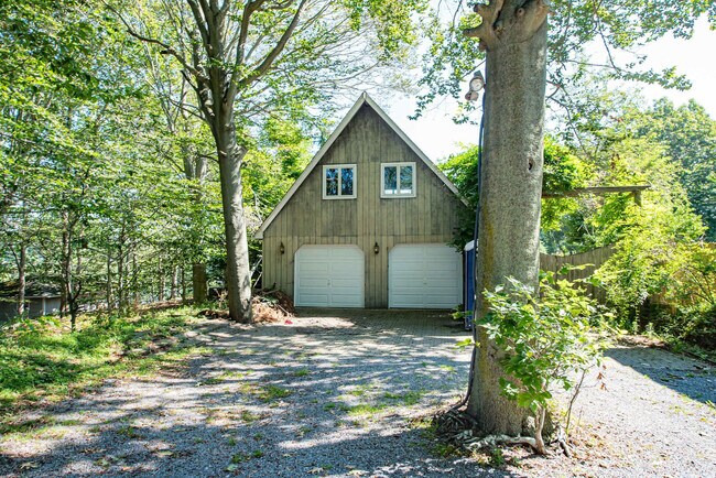 Building Photo - 1835 Naugles Dr