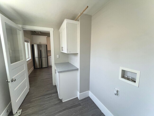 Building Photo - 2 Bed 2 Bath Provo House
