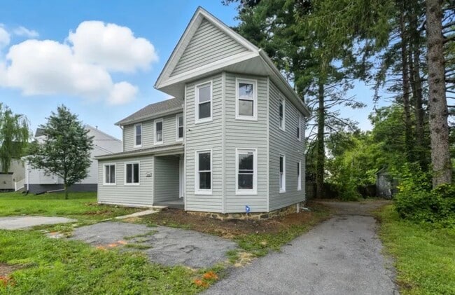 Building Photo - Rolling Rd2