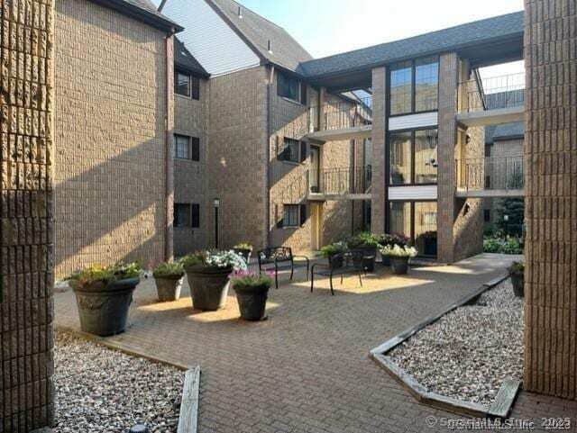 Building Photo - 181 Loomis Dr