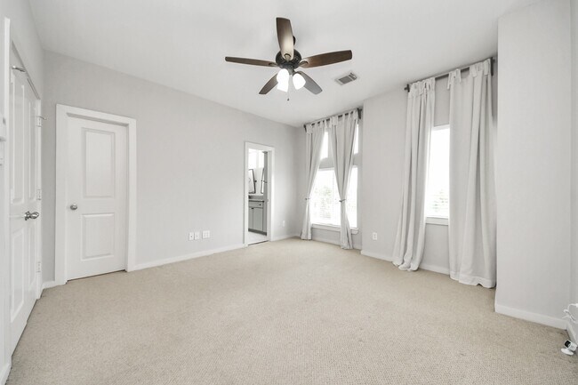 Building Photo - 5319 Avenue J