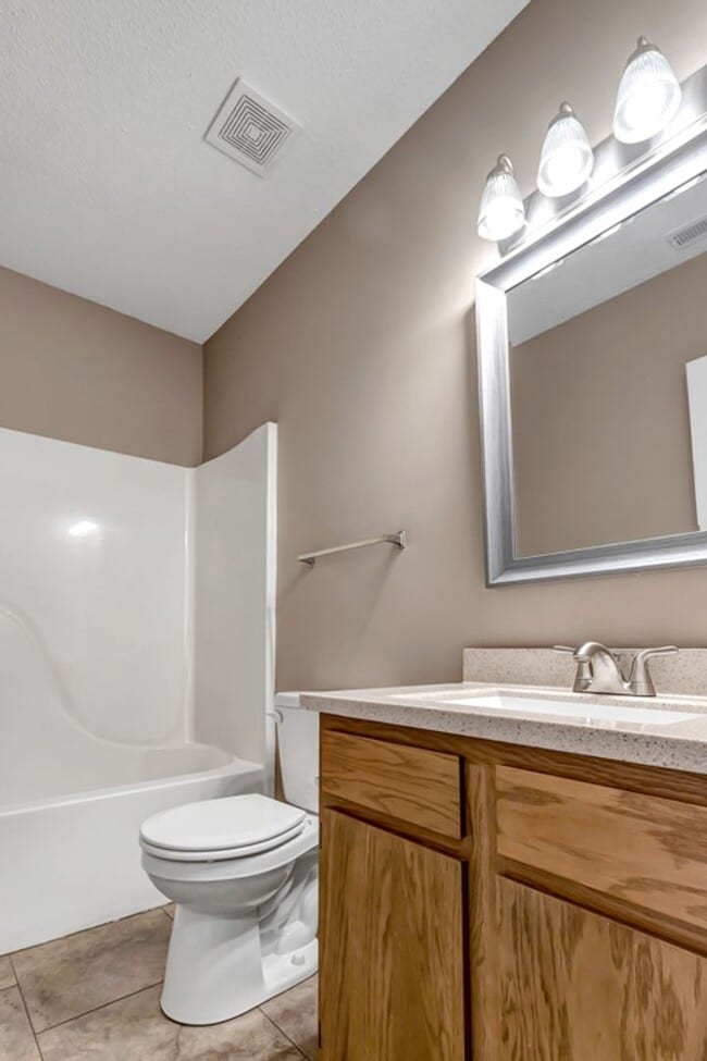 Building Photo - Newly Renovated Units in Killen, AL