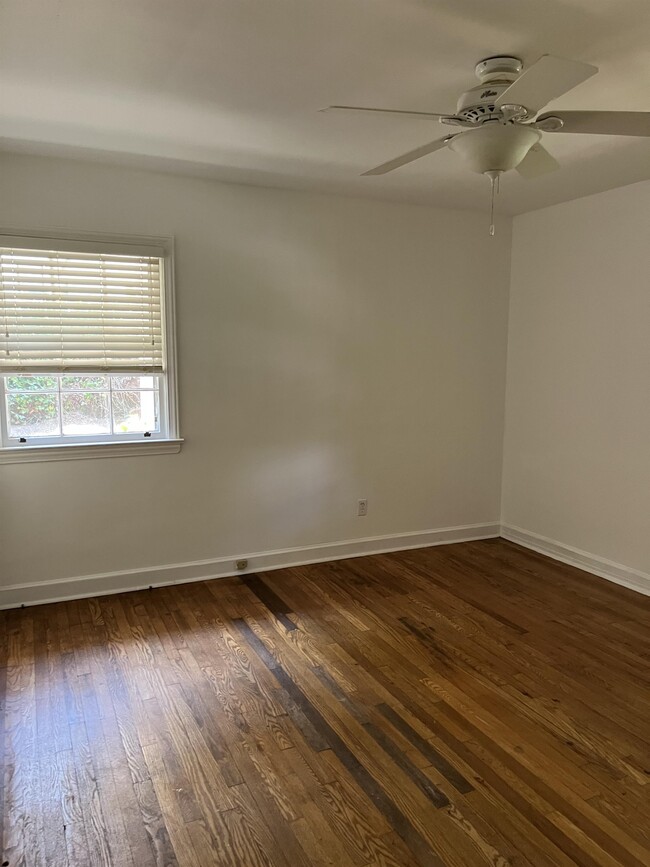 Building Photo - 16 Sandon Dr
