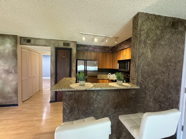 Building Photo - 1011 Crystal Way