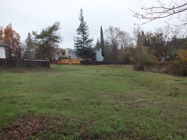 Building Photo - 2/2 Cameron Park home on quiet cul de sac