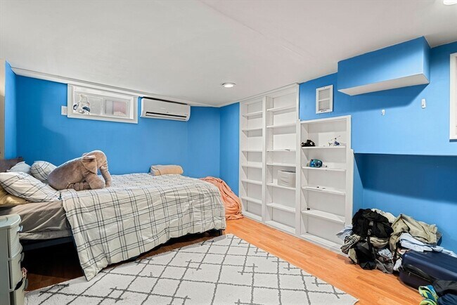 Building Photo - 12 Pomeroy St