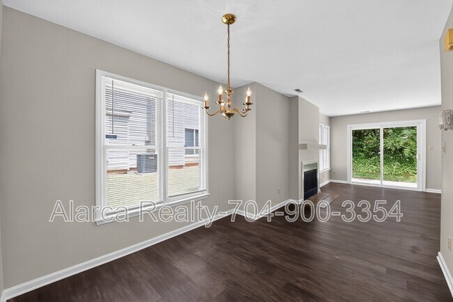 Building Photo - 3134 Driftwood Dr