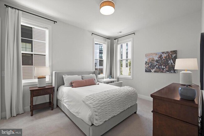 Building Photo - 43442 Croson Ln