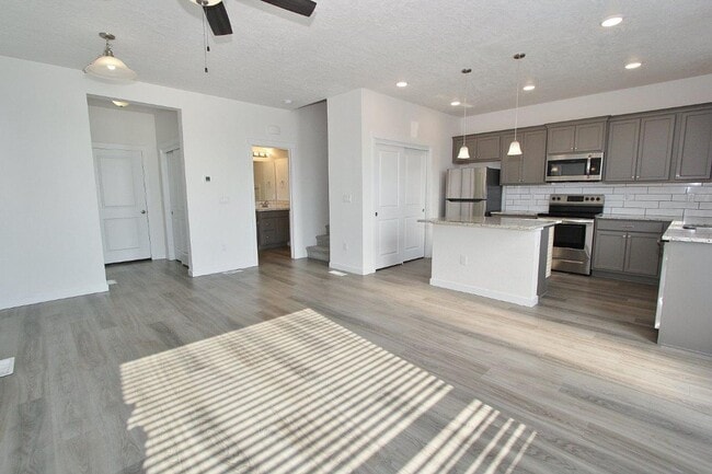 Building Photo - Modern townhouse in a Cozy Community. 50% ...