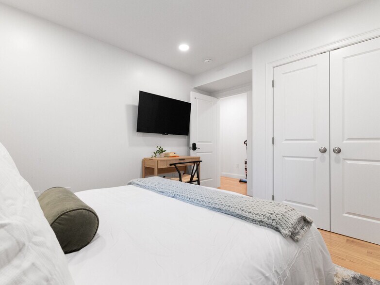 Building Photo - 1 Central Sq