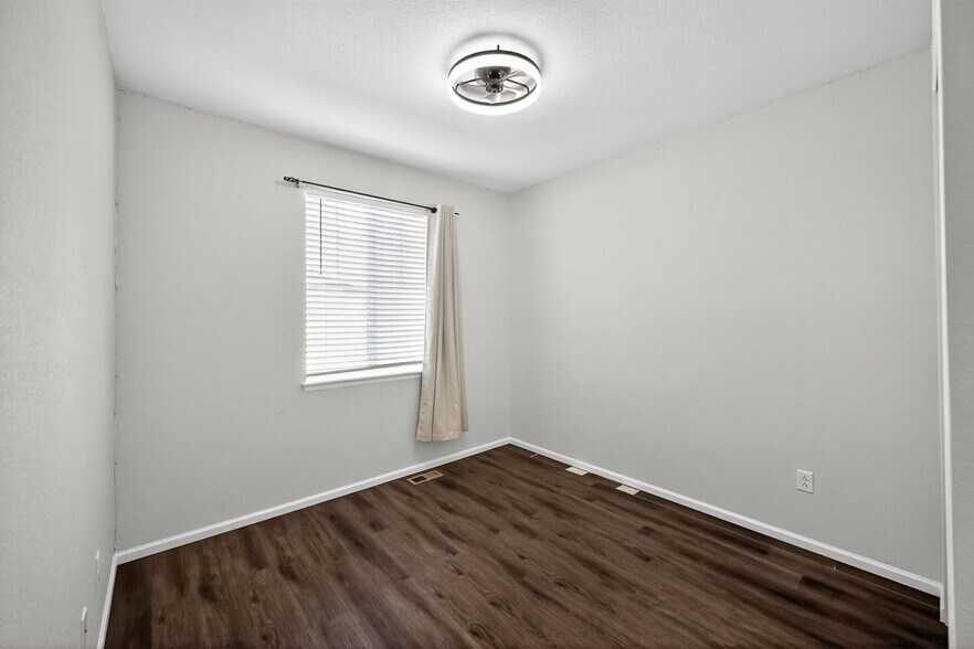 Building Photo - 288 S Robertsdale St