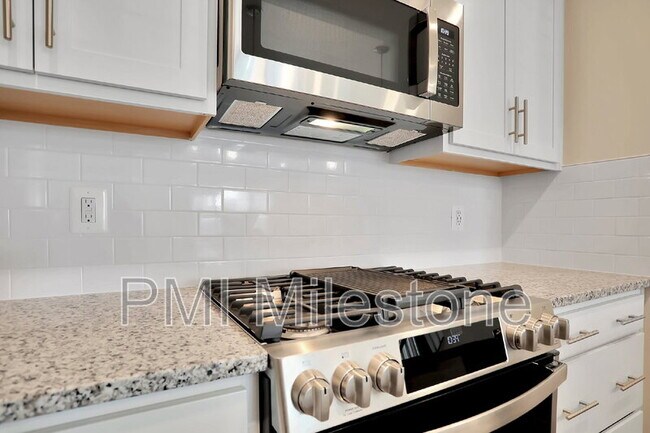 Building Photo - 5958 Forum Sq