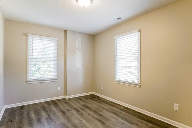 Building Photo - 1716 Netherfield Ln