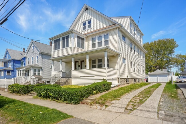 Building Photo - 108 Barnum Ter