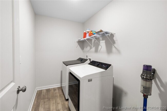 Building Photo - 302 Post Ave