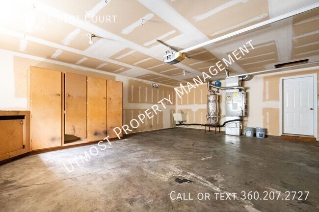 Building Photo - 9716 NE 61st Ct