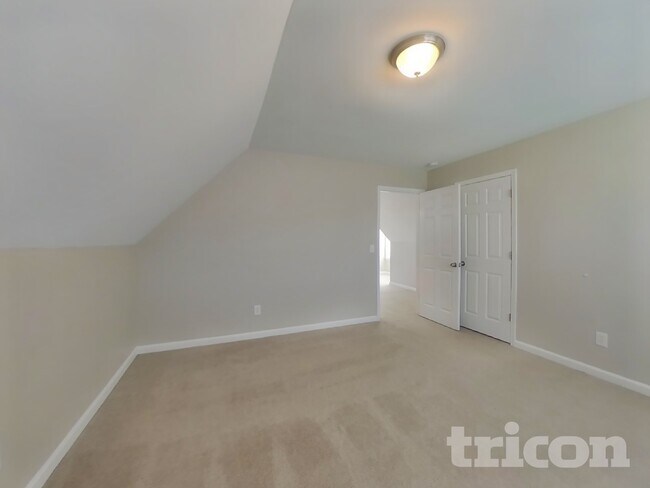 Building Photo - 2784 Aston Woods Ln