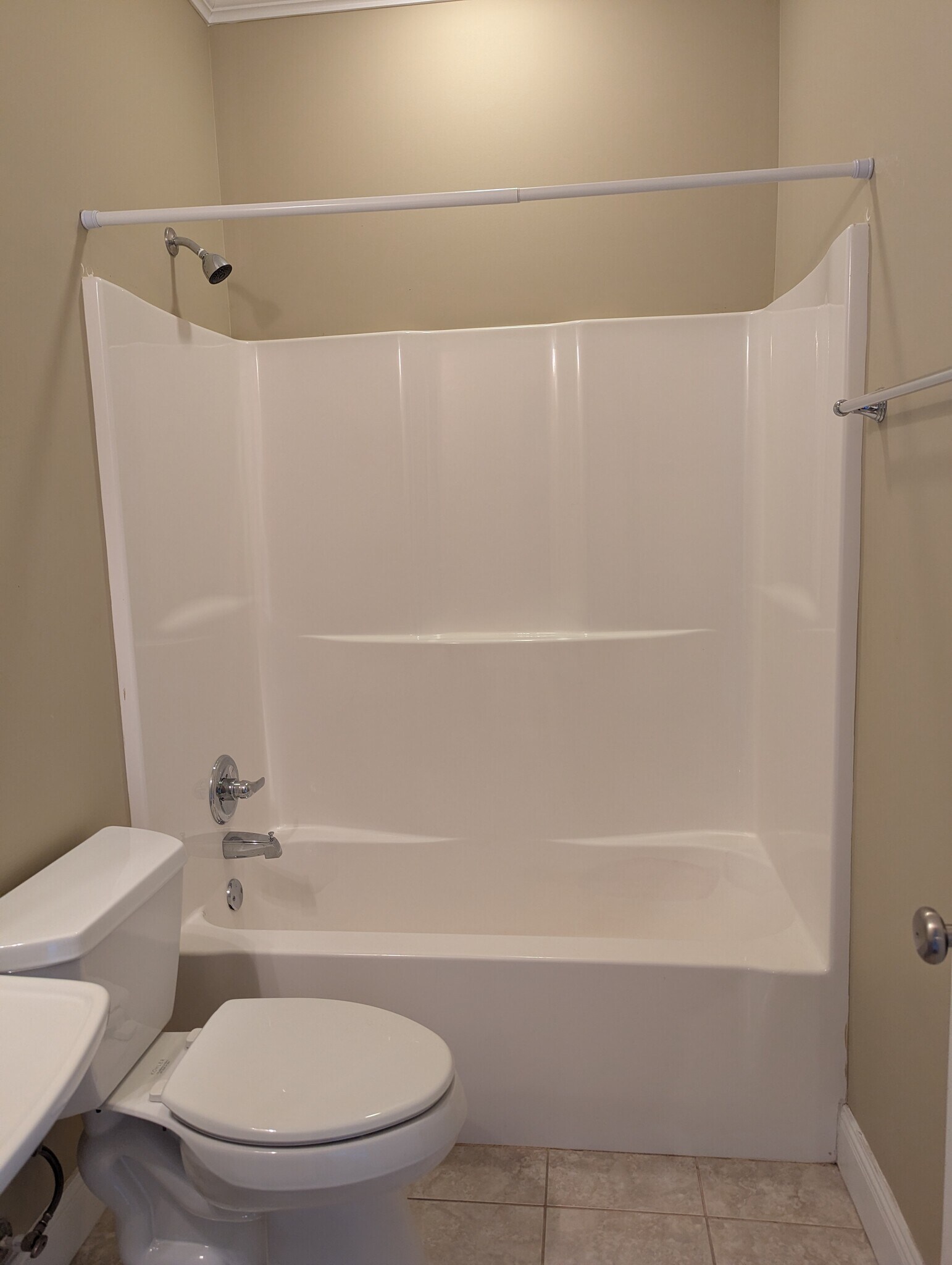 Building Photo - 160 Saint James Pl