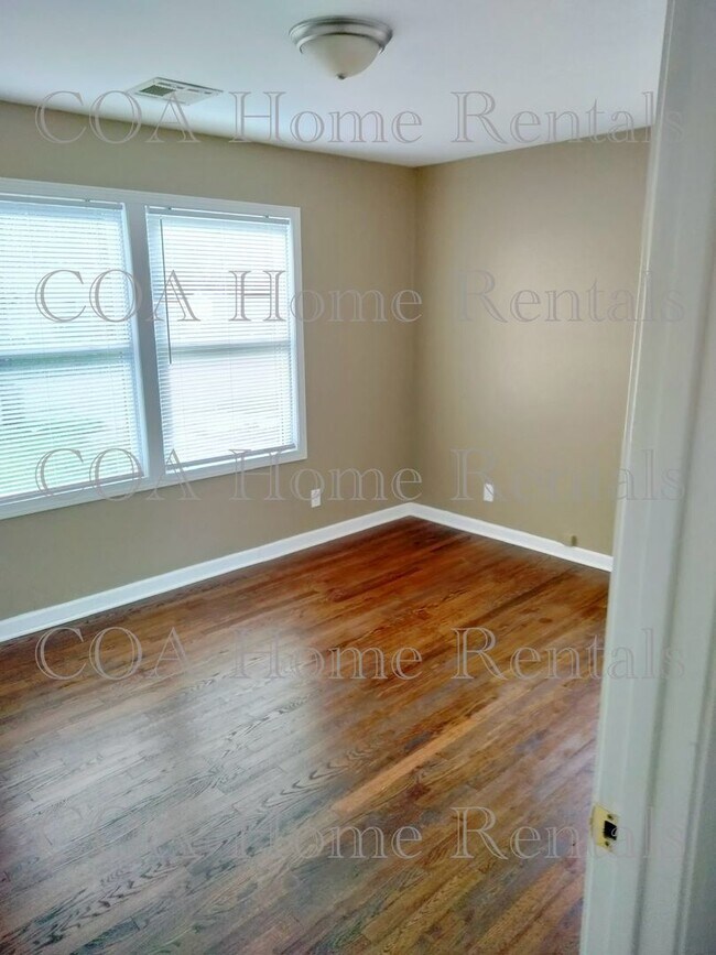 Building Photo - Adorable remodeled home