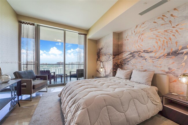 Building Photo - 18975 Collins Ave