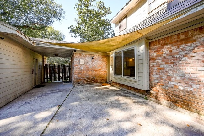 Building Photo - 602 Mobile Ct