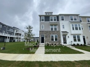 Building Photo - 4815 Jackson Vlg Pkwy