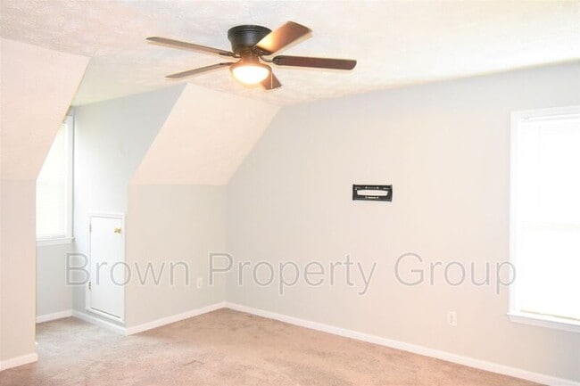 Building Photo - 6405 Rolling Meadows Ln