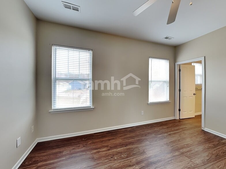 Building Photo - 13644 Swinton Rd