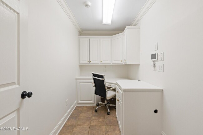 Building Photo - 206 Oak Hill Ln